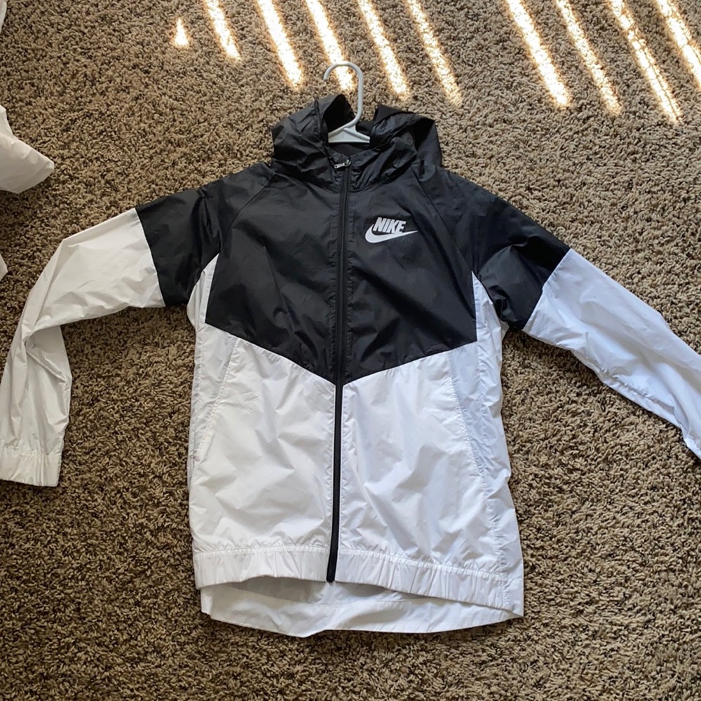nike windbreaker